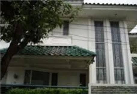 Bangka Bed And Breakfast Τζακάρτα Εξωτερικό φωτογραφία